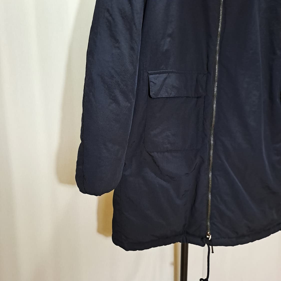 (택포) 22FW 커스텀멜로우 새드스마일 필드 다운 L B4 상품이미지3