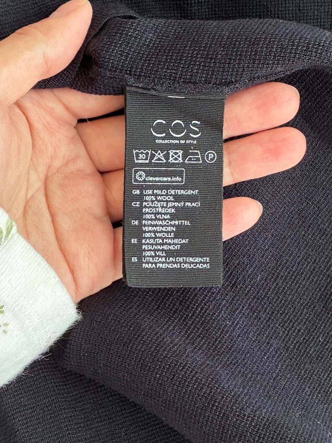 M) 코스 COS 여성 브이넥 울 니트 네이비 상품이미지4