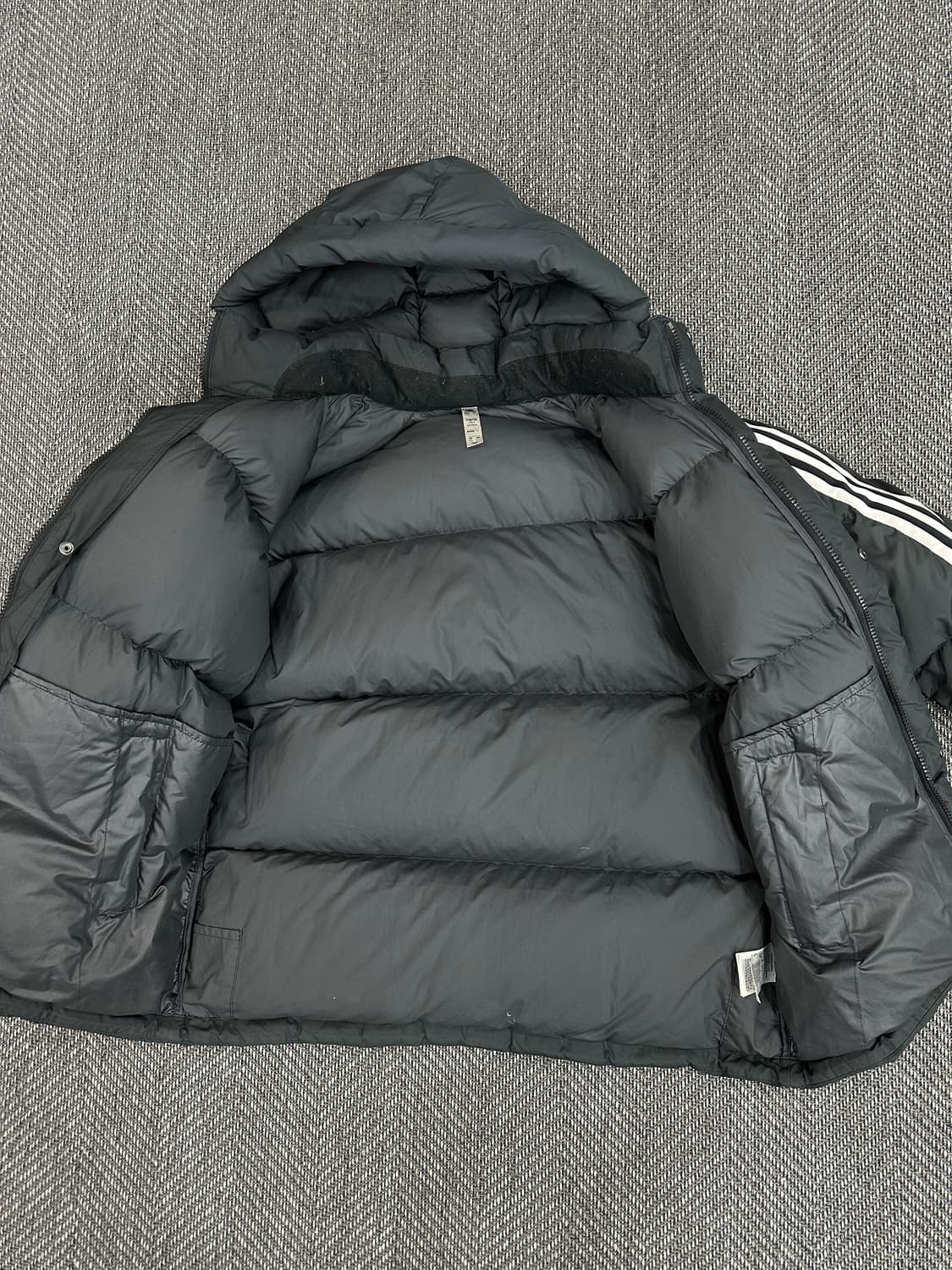 아디다스 삼선 패딩 블랙 상품이미지4