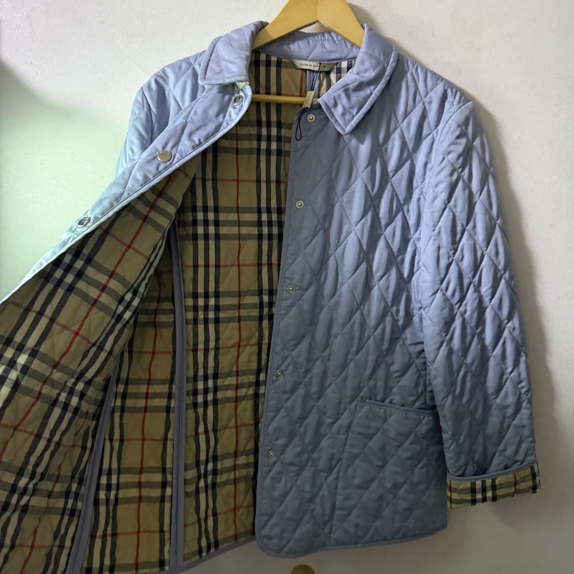 버버리 노바체크 퀄팅 점퍼 스카이블루 M (여성 77-88정도) 상품이미지3