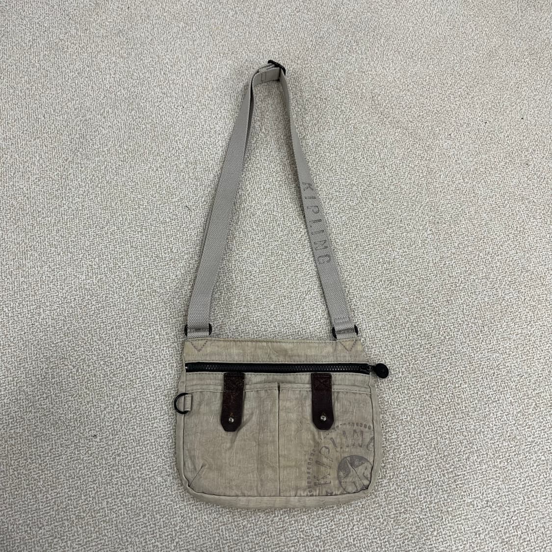 [실측확인] 키플링 워싱 버클 크로스백 가방 0116M1 상품이미지1