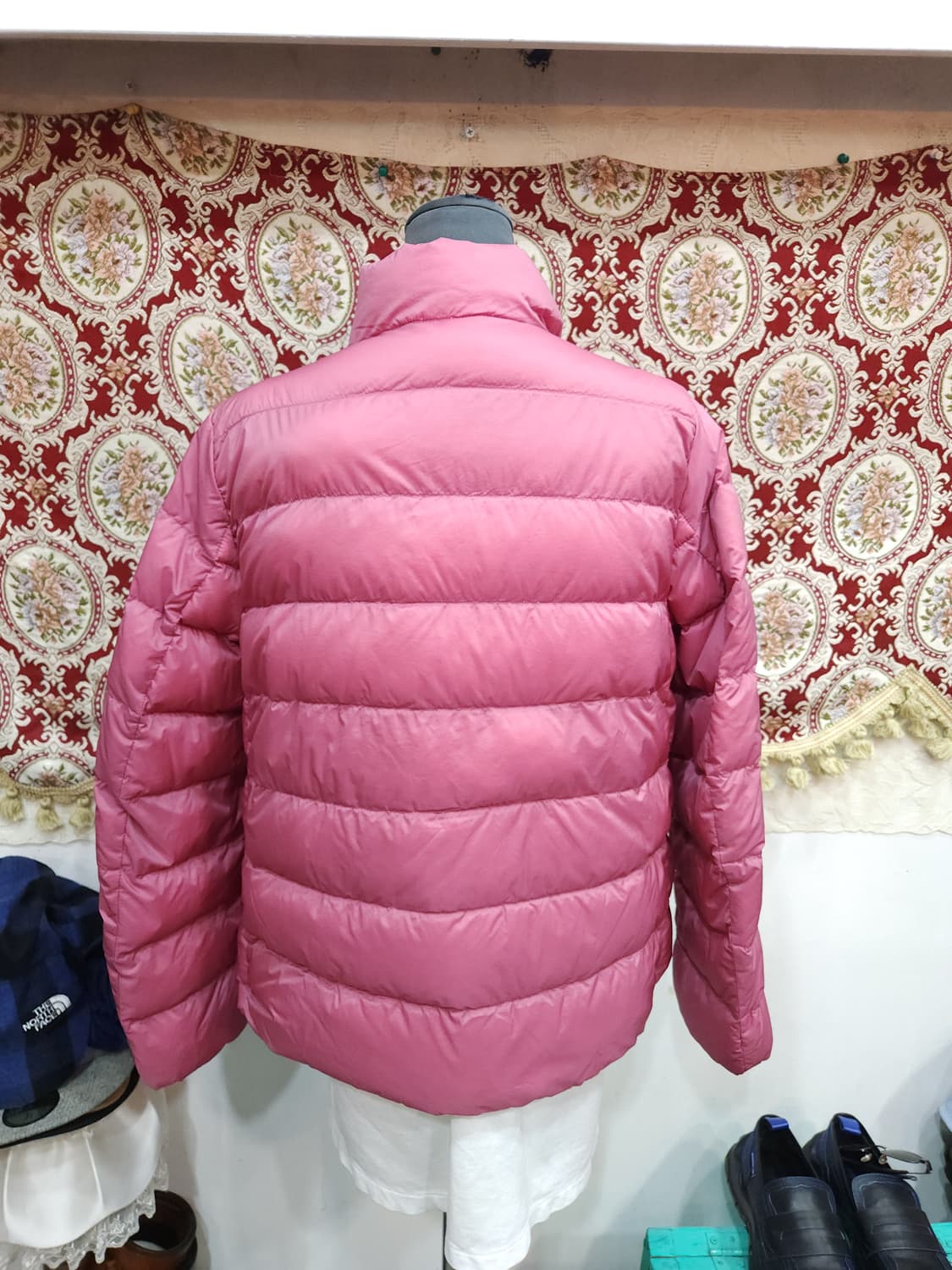 유니클로 핑크 울트라 라이트 다운

 상품이미지7