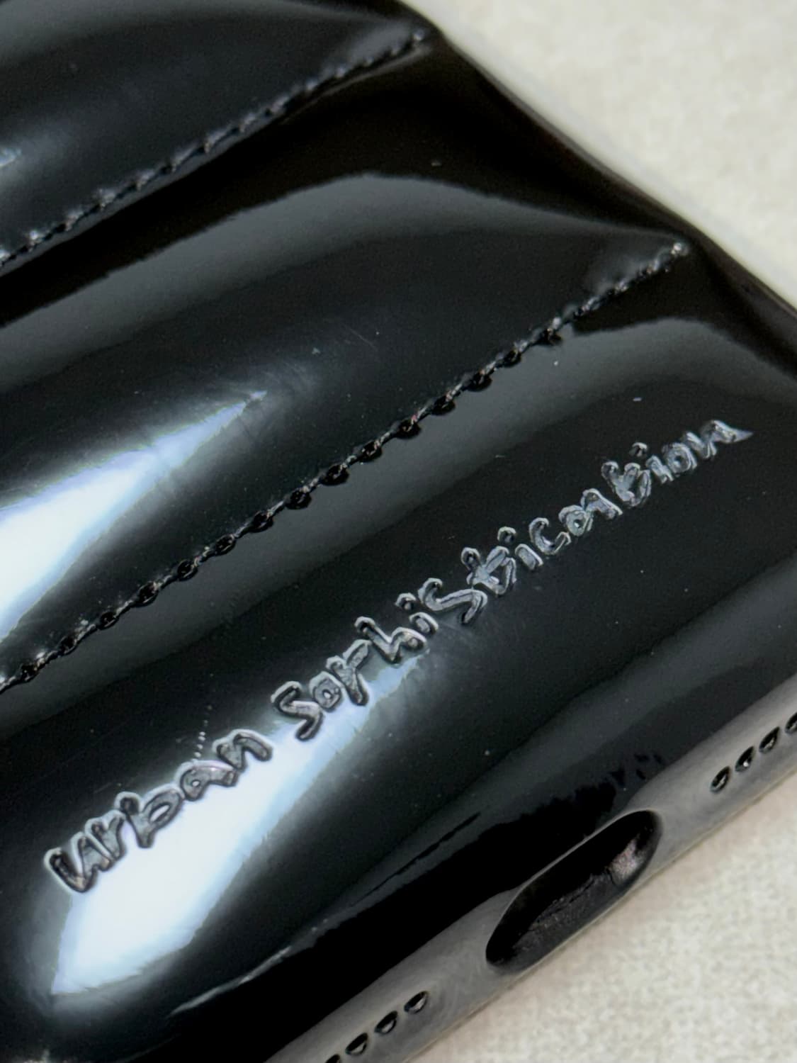 어반소피스티케이션 브라츠 제이드 고양이 케이스 iphone 17 pro 상품이미지2