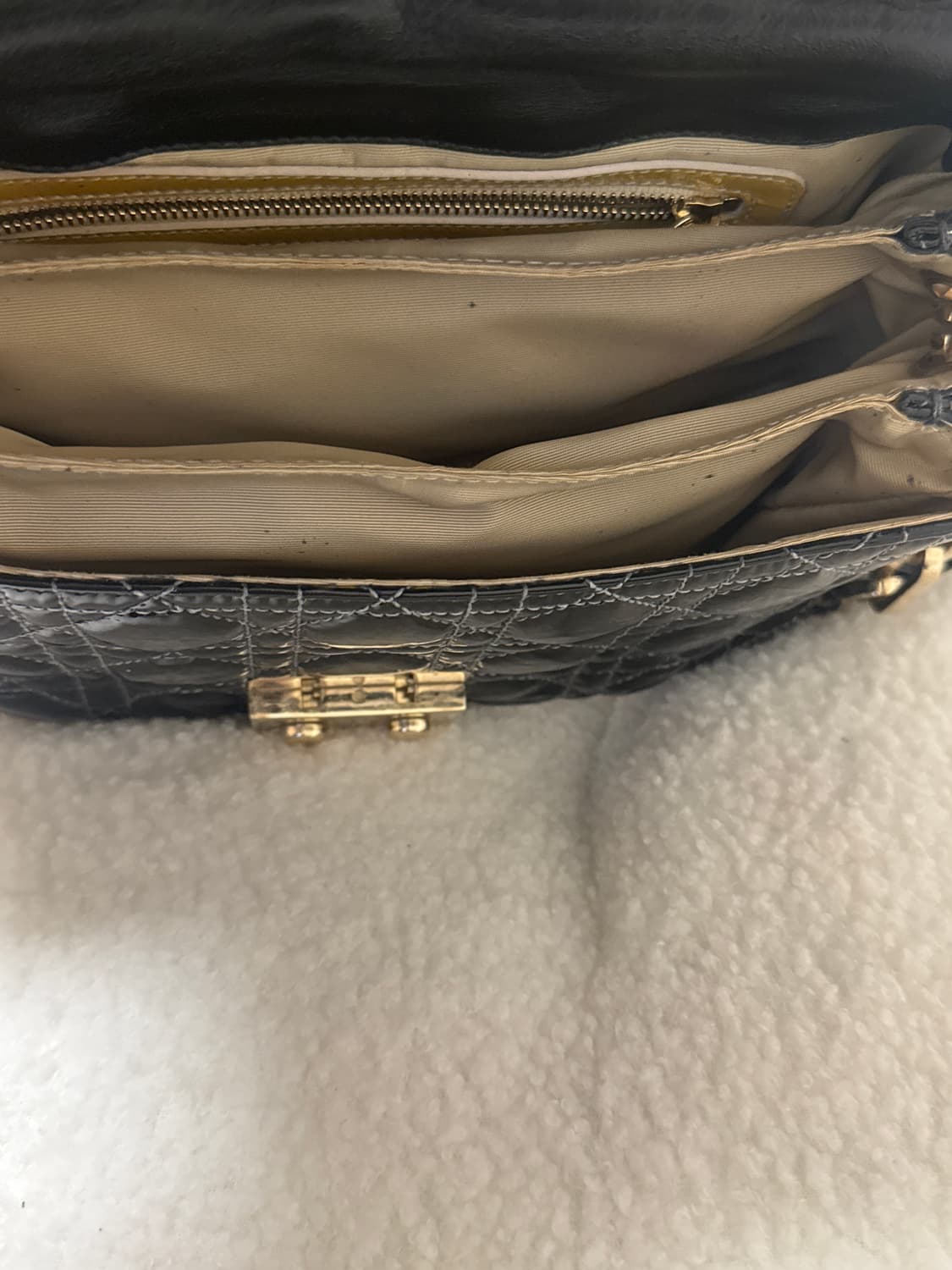 디올 뉴락 까나쥬 페이던트 숄더백 상품이미지4