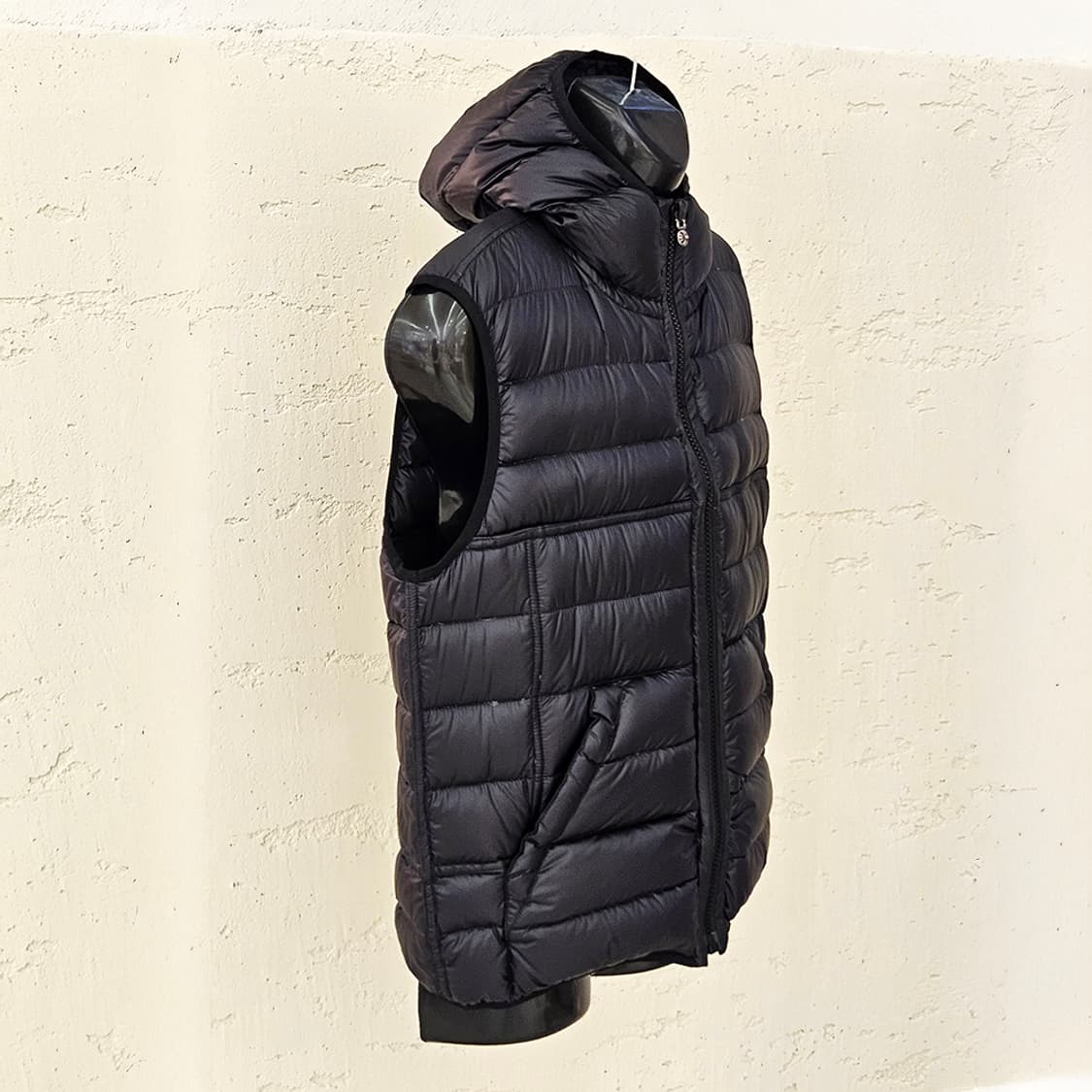 [L] 크롬하츠 리버서블 레더디테일 후드 패딩조끼 블랙 Z668SOF4 상품이미지5
