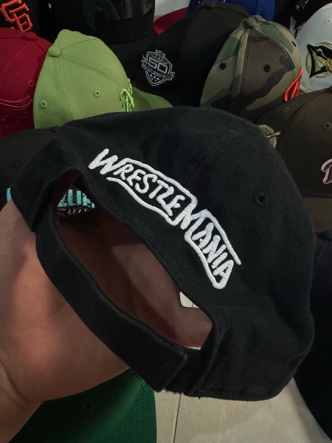 트래비스 스캇 캑터스 WWE 로고 캡 미시착 처분  상품이미지2