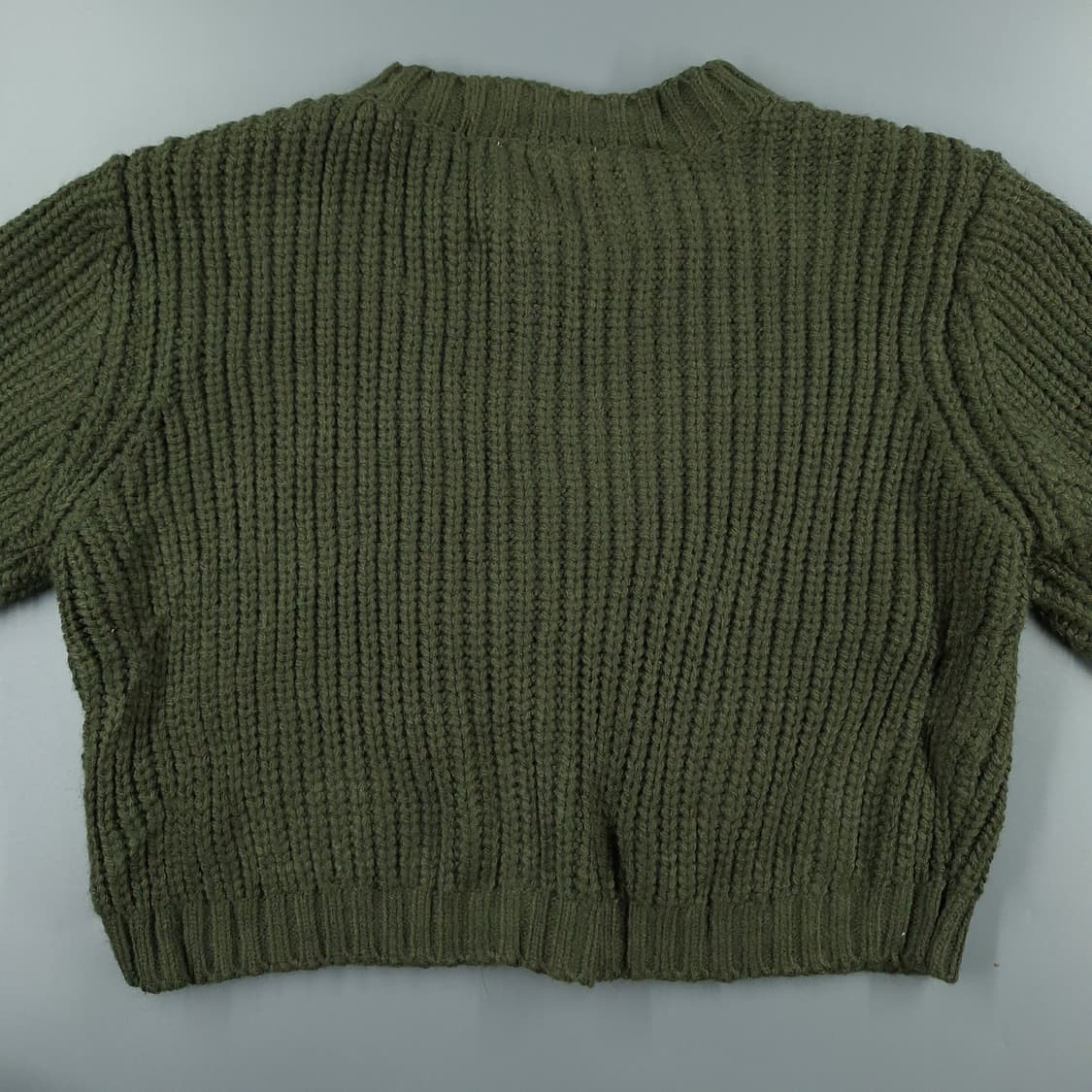 자라 카키 톤톤 뜨개짜임 아메카지 라운드넥 크롭 버튼 니트 가디건 상품이미지9