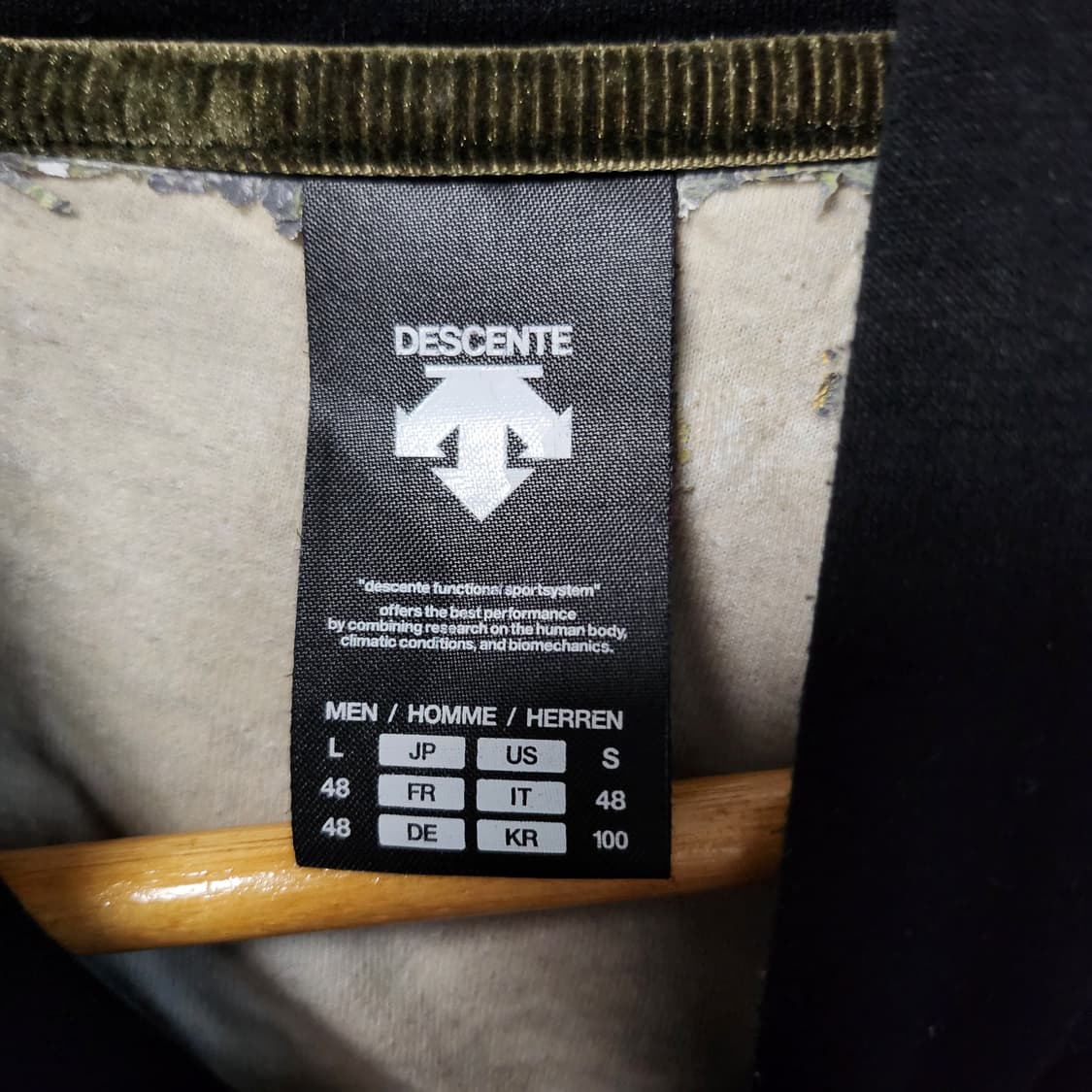 [100] 데상트 후드티 상품이미지3