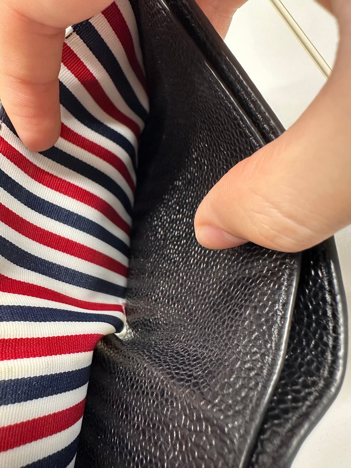 [정품, 단품] 톰브라운 빌 폴드 페블 그레인 반지갑 상품이미지6