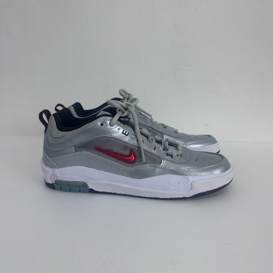 NIKE 나이키 에어맥스 이샤드 메탈릭 실버 스니커즈 280 상품이미지1