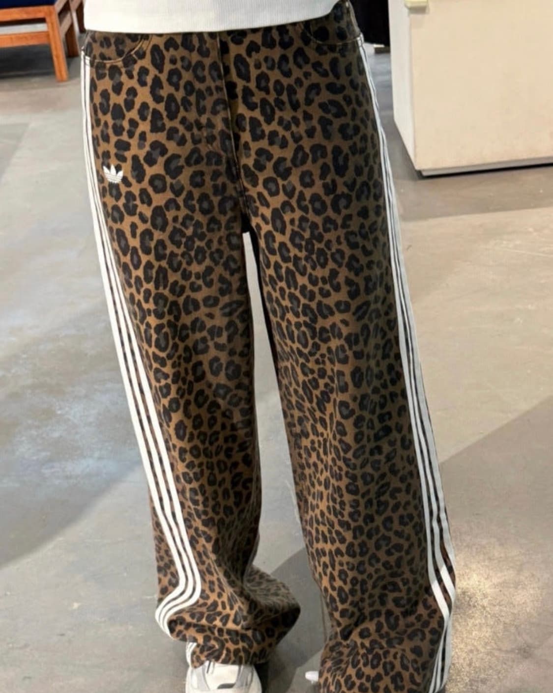 [30] 아디다스 오리지널 데님 루즈 레오파드 프린트 상품이미지4