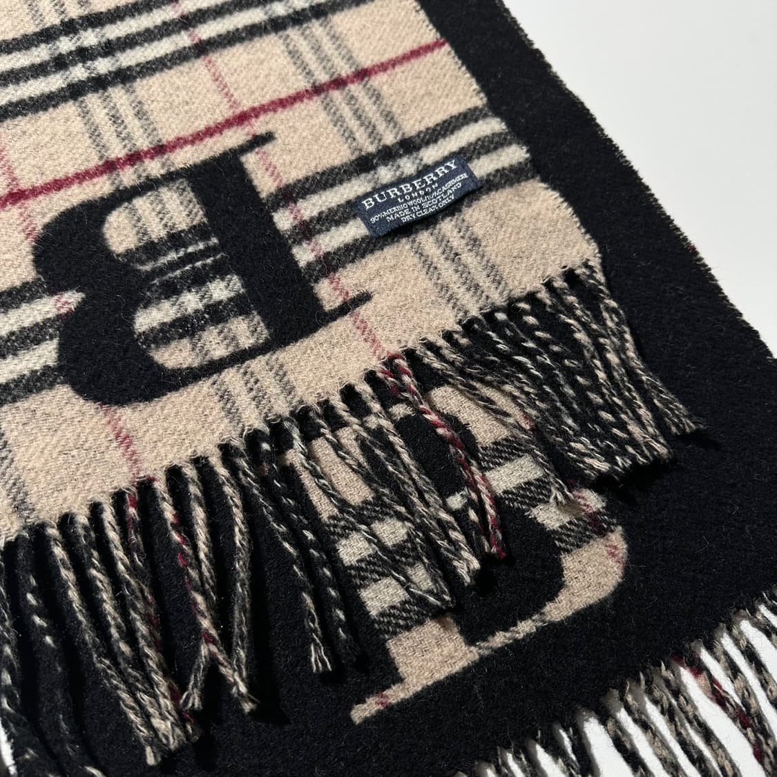 버버리 메리노울 캐시미어 B로고 리버시블 노바체크 머플러 목도리 상품이미지3