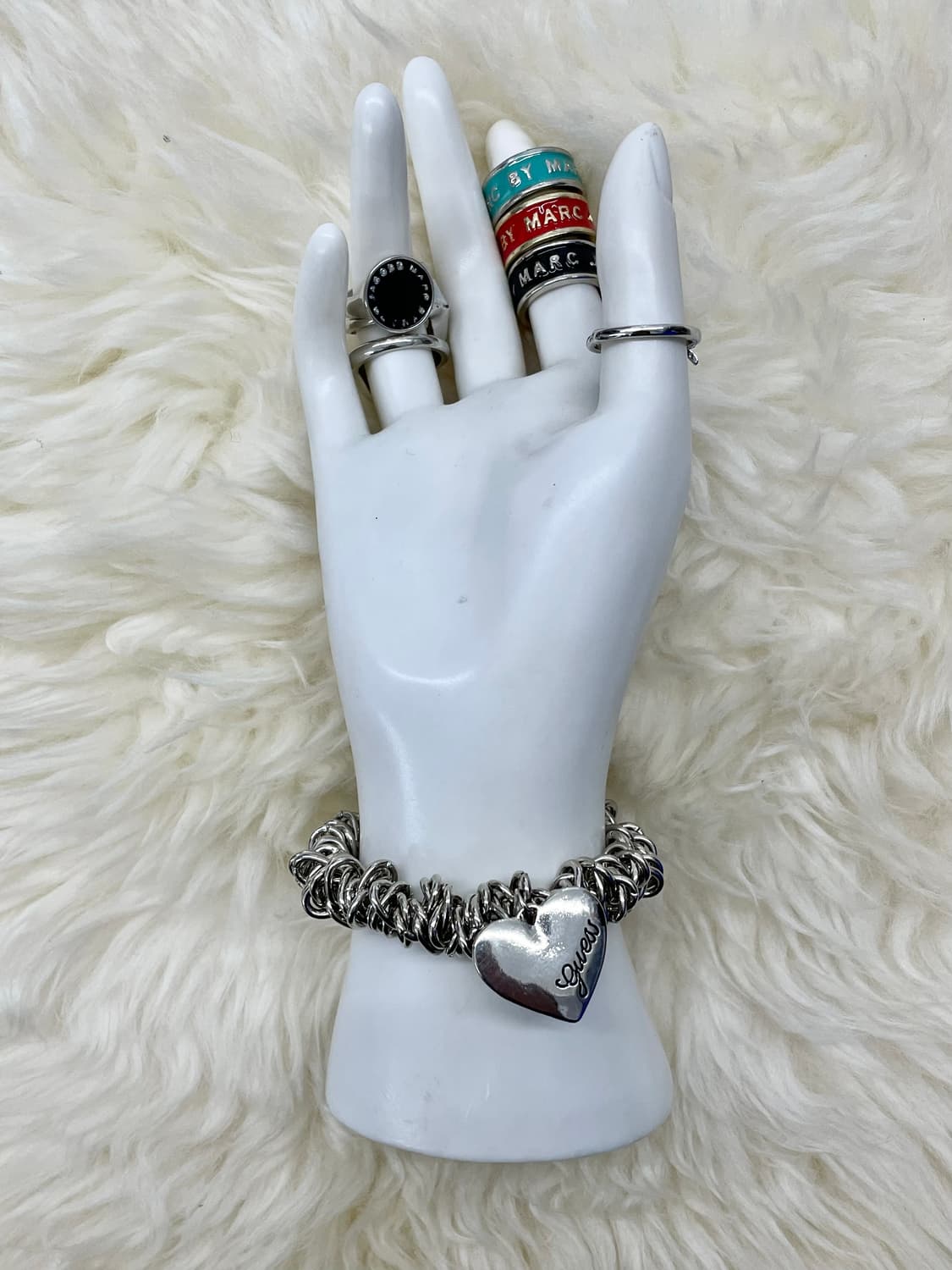 게스 하트 로고 실버 팔찌 상품이미지1