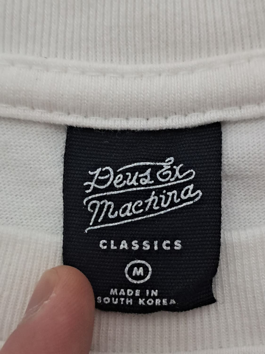 데우스 엑스 마키나 서울 컬리지 티셔츠 화이트 상품이미지4