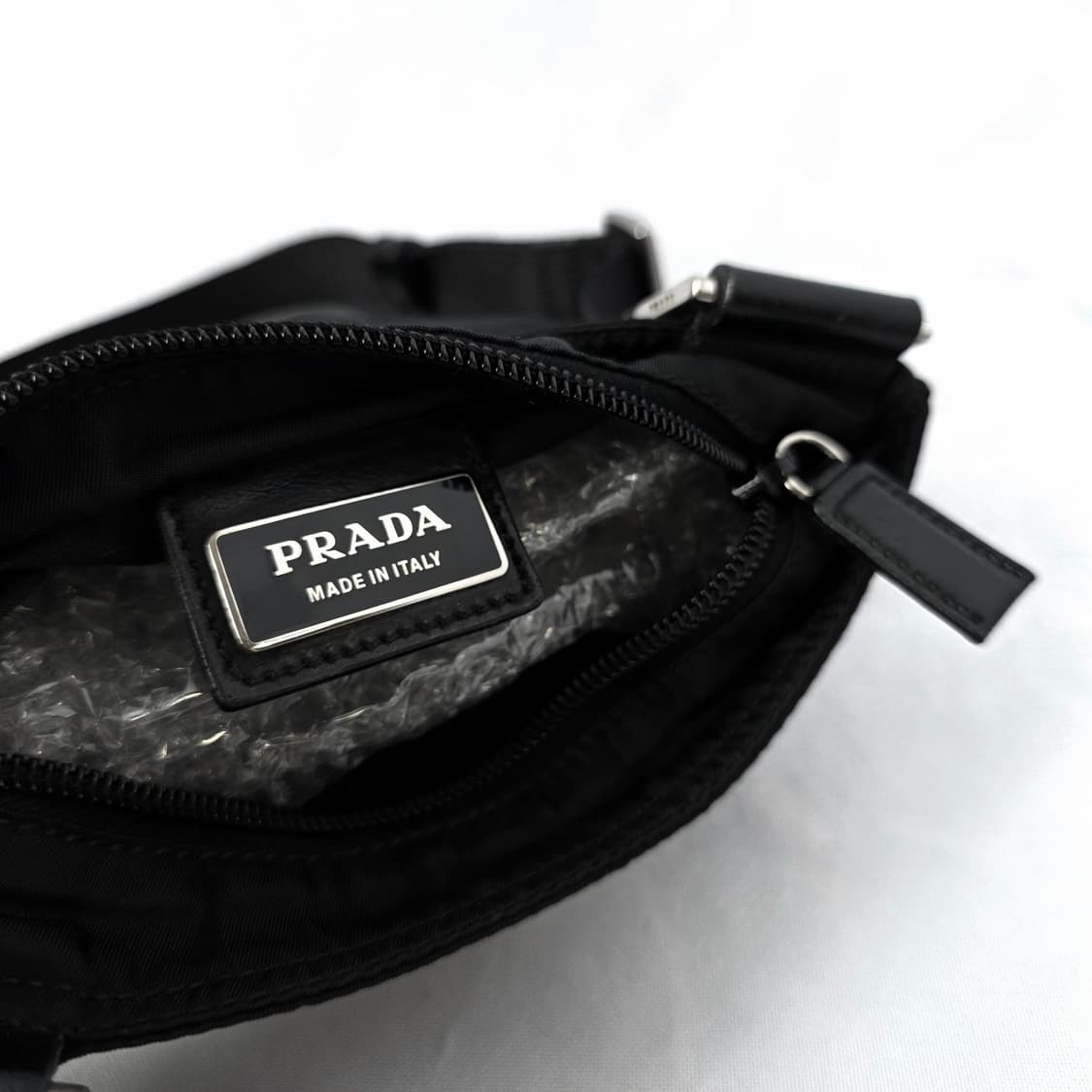 [정품 PRADA] 프라다 포코노 나일론 크로스백 스몰 남녀공용 상품이미지7