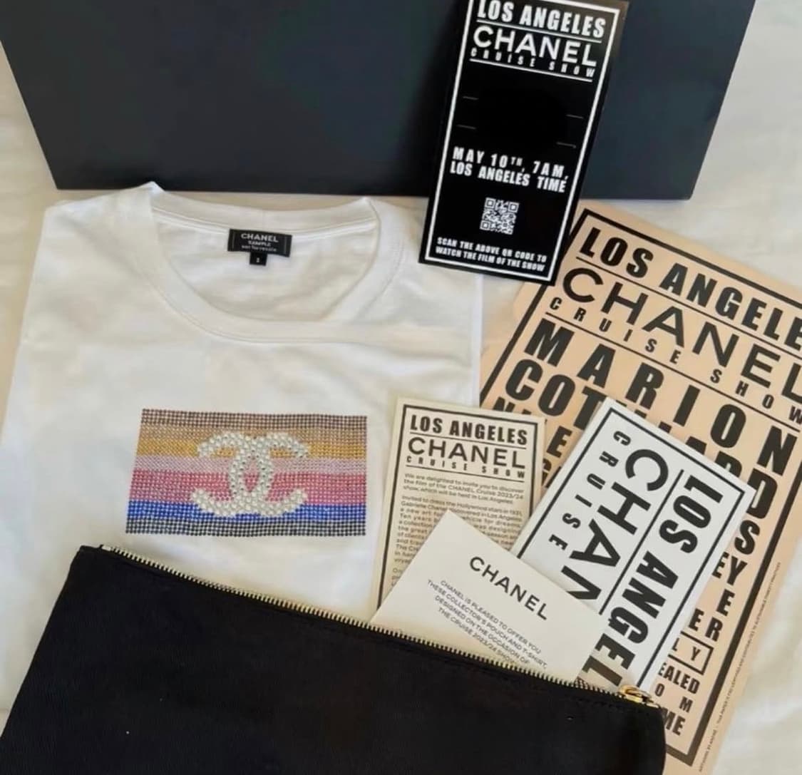 샤넬뷰티 리미티드 스와로브스키  로고 티셔츠 + 파우치 세트 기프트팩 상품이미지1