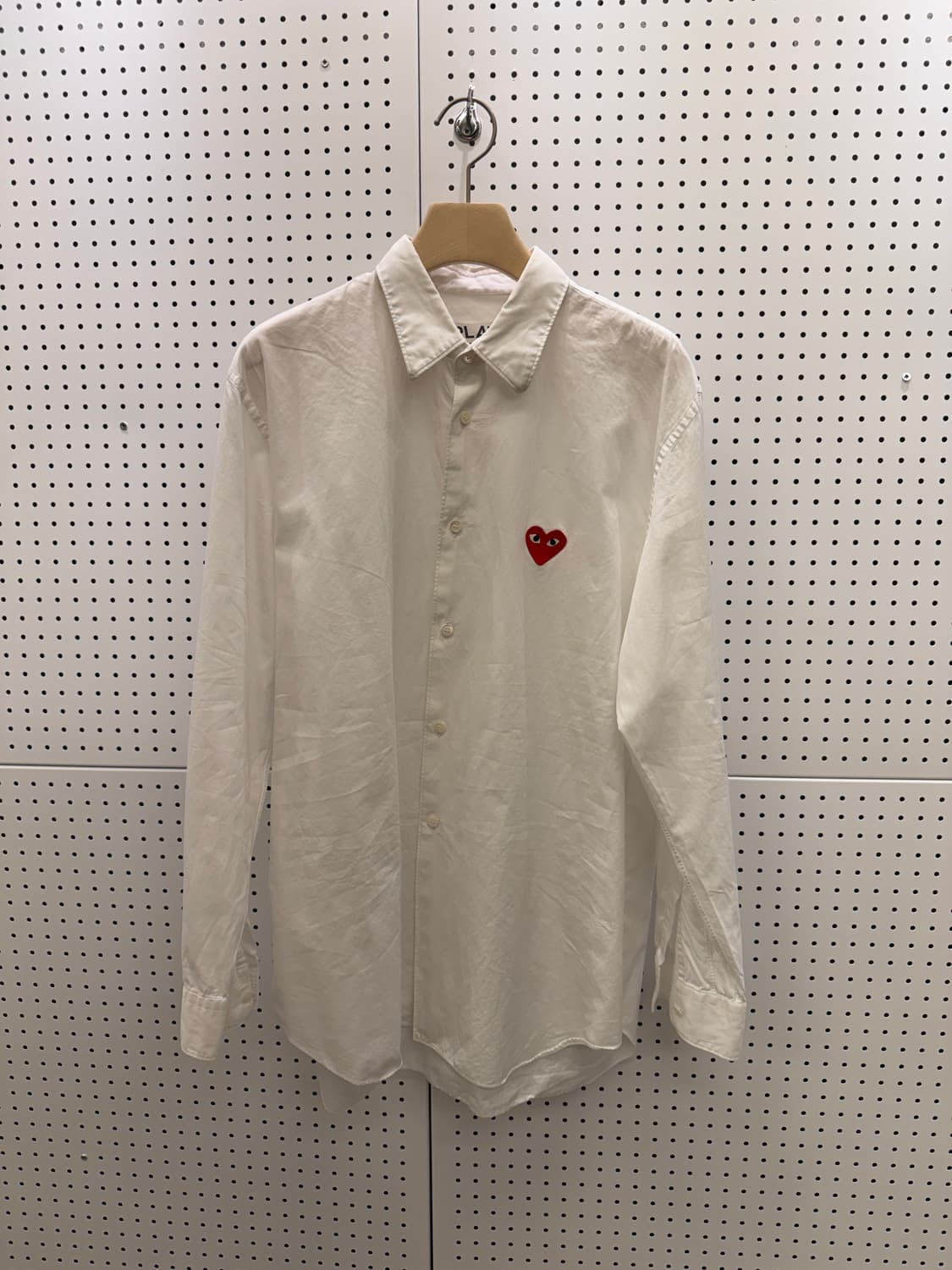 꼼데가르송 레드 와펜 버튼다운 셔츠 U1325 상품이미지2