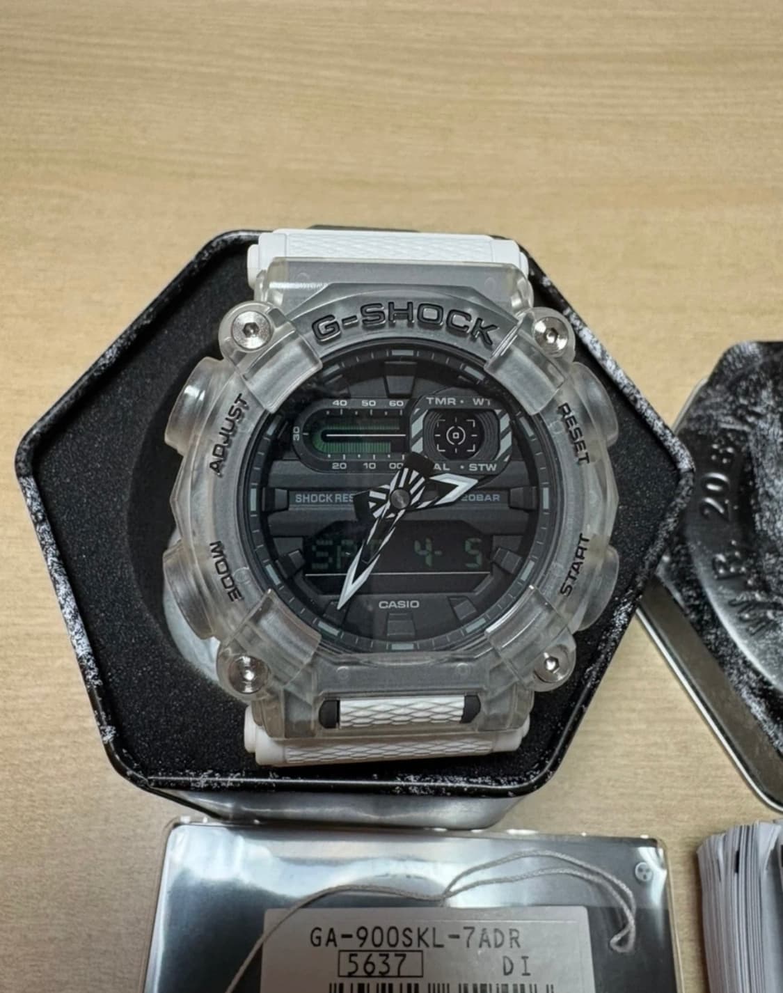 지샥 GA-900SKL-7ADR 시계 (클리어) 상품이미지1