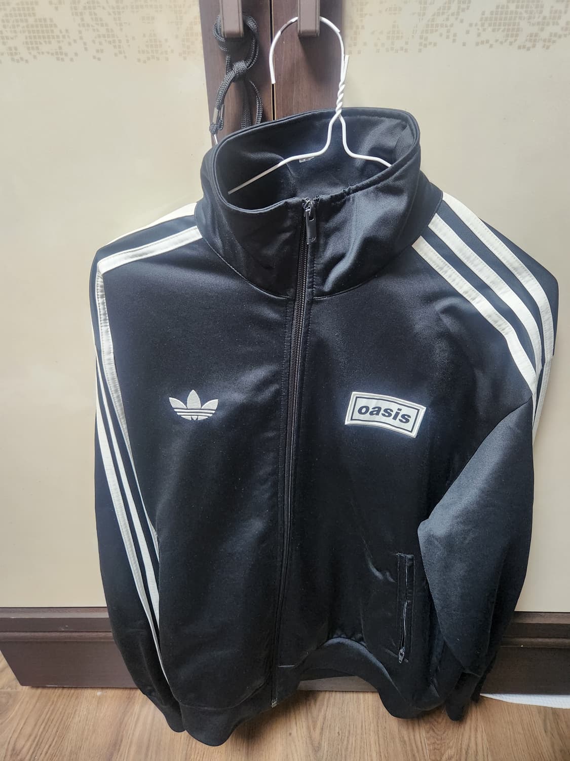 아디다스X오아시스 트랙탑 져지 uk m 상품이미지2