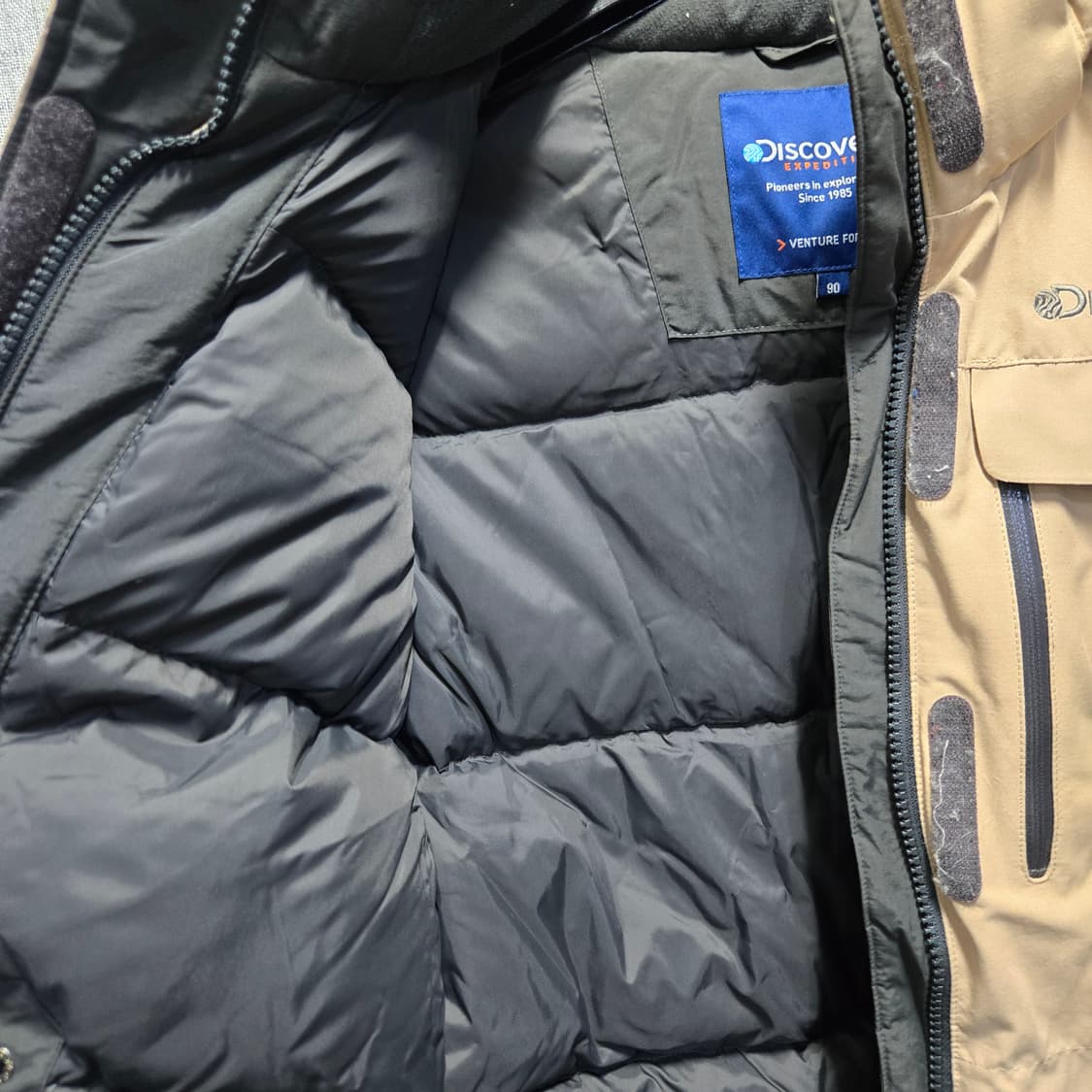디스커버리 익스페디션  여성 마운틴쿡 구스다운 너구리털 패딩  상품이미지7