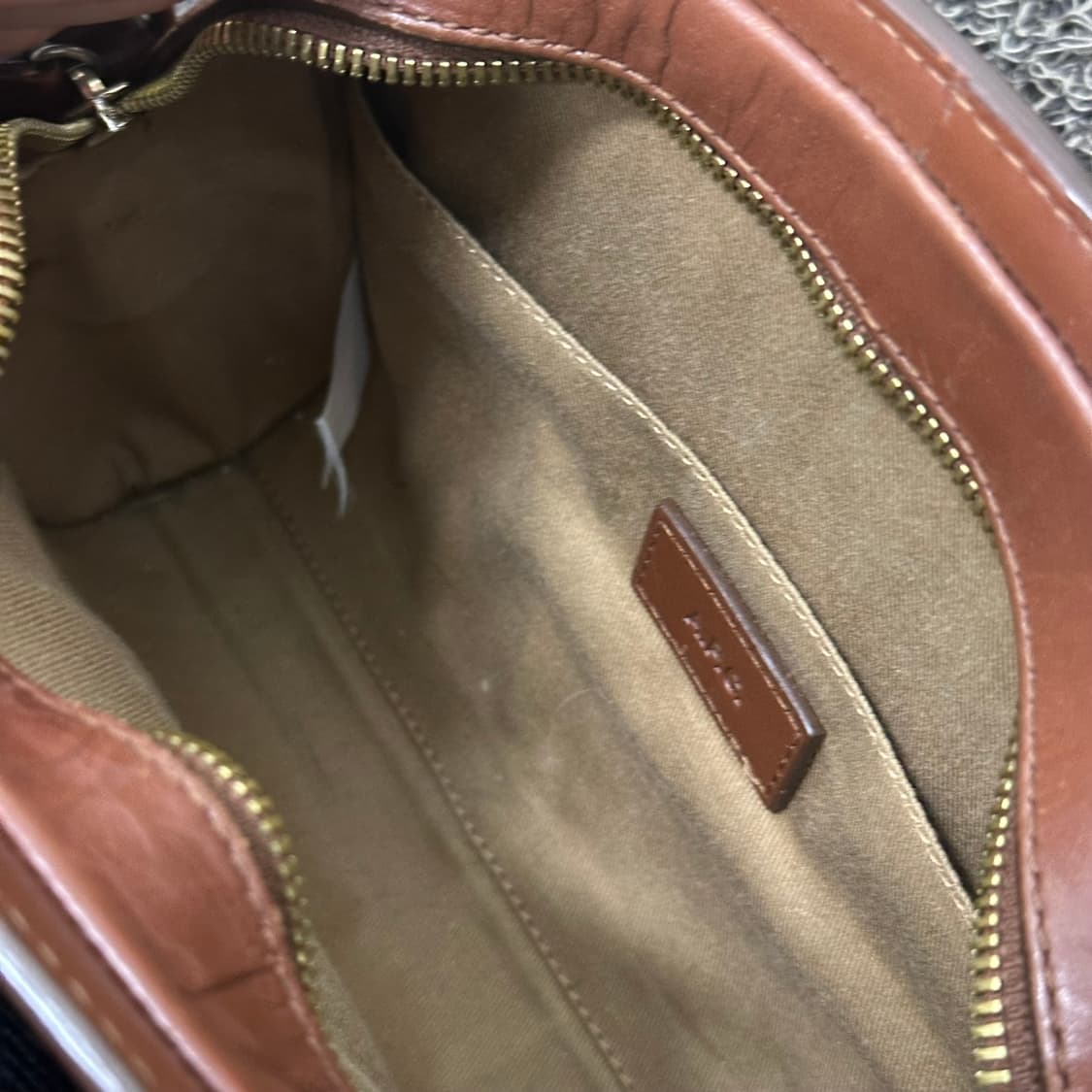 A.P.C 아페쎄 하프문 브라운 여성 숄더백 가방 상품이미지9