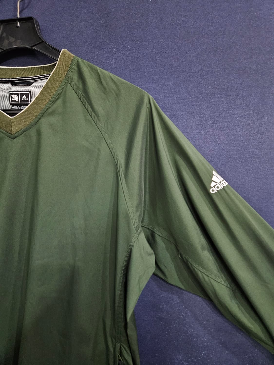 아디다스 올드스쿨 다크그린 남성 오버핏 95~100 브이넥 바람막이 웜업 상품이미지4