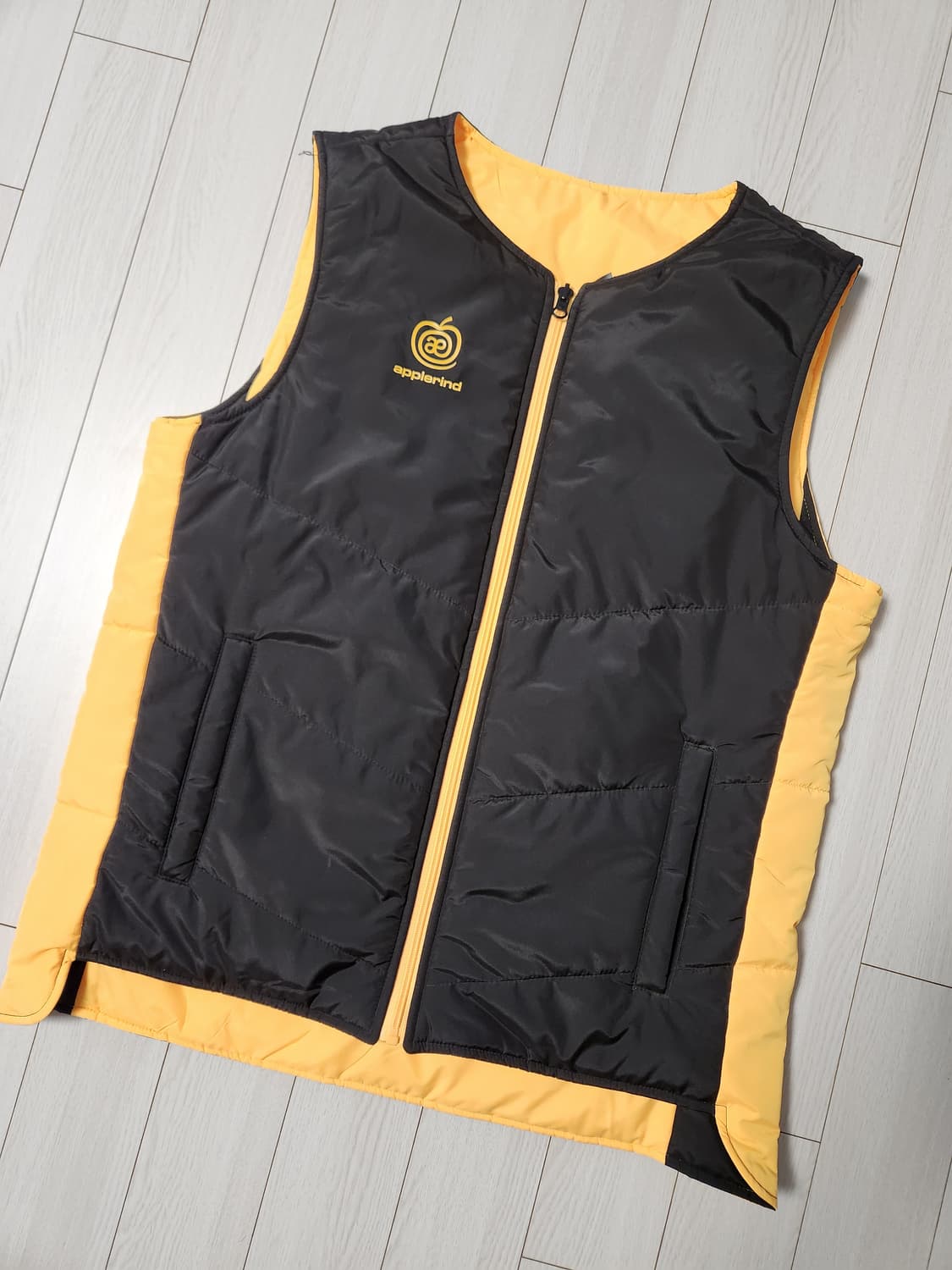 새상품급)애플라인드 리버시블 패딩 베스트 양면조끼 사이즈100(L)

여 상품이미지1