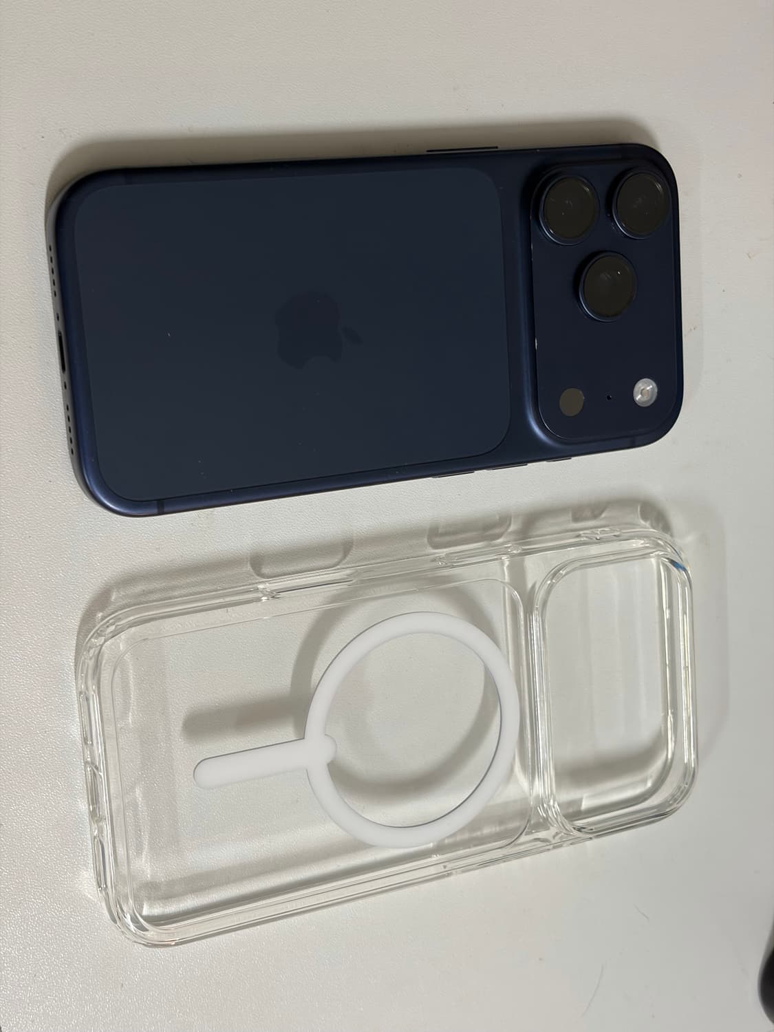 (S급) 아이폰 17프로 256기가 딥블루 네이비 배터리 100% 팝니당 상품이미지2