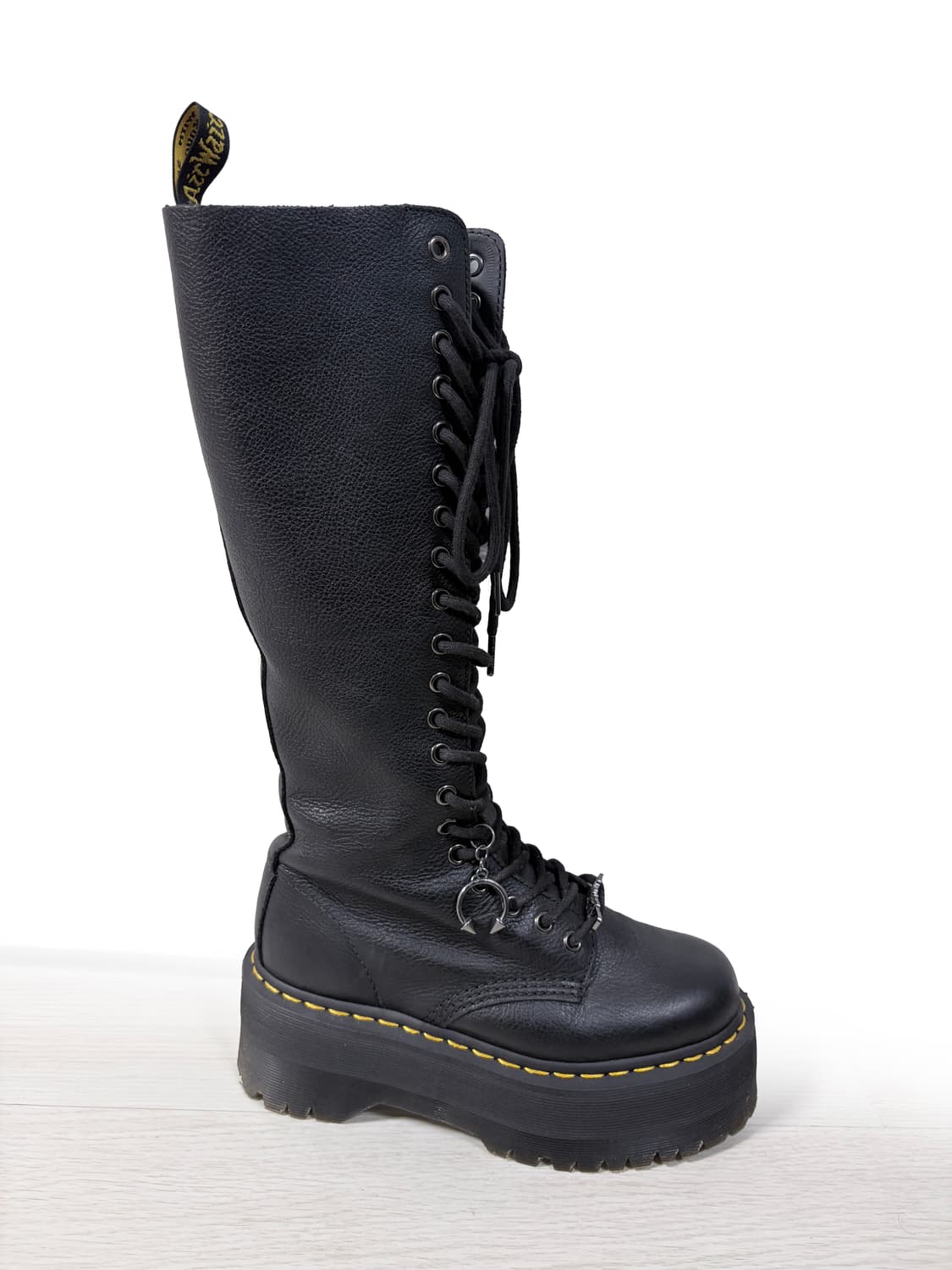 닥터마틴 x 돌스킬(Dr. Martens x Dolls Kill) 20홀 상품이미지4