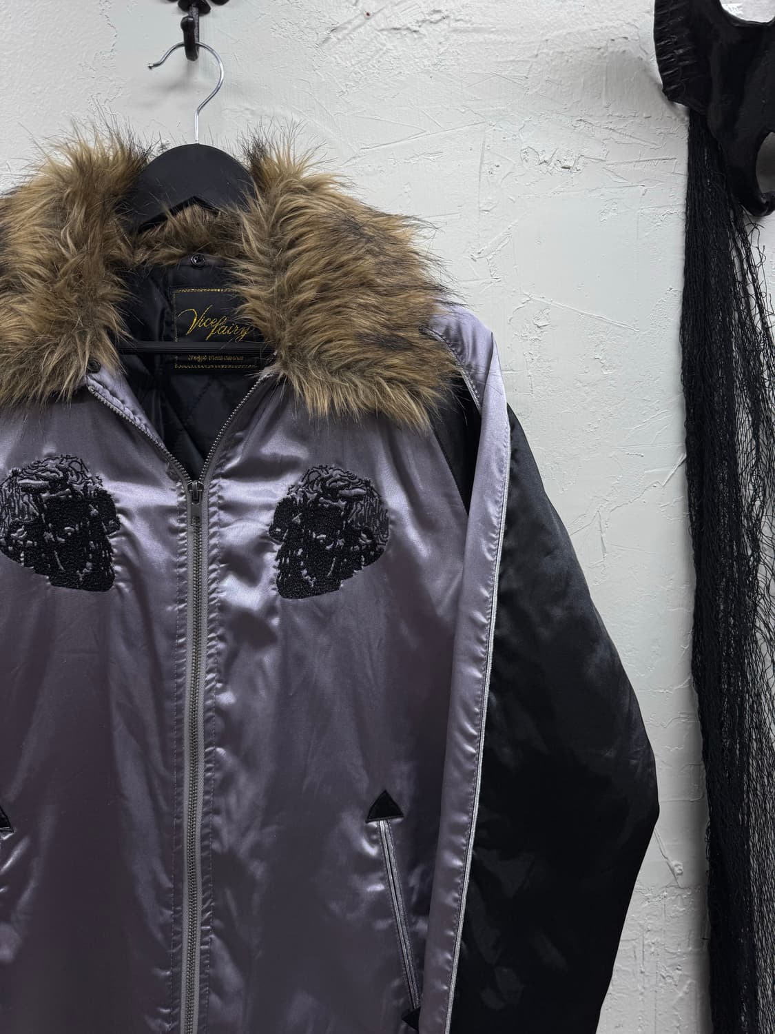 Vice fairy trimming fur satin jacket 상품이미지4