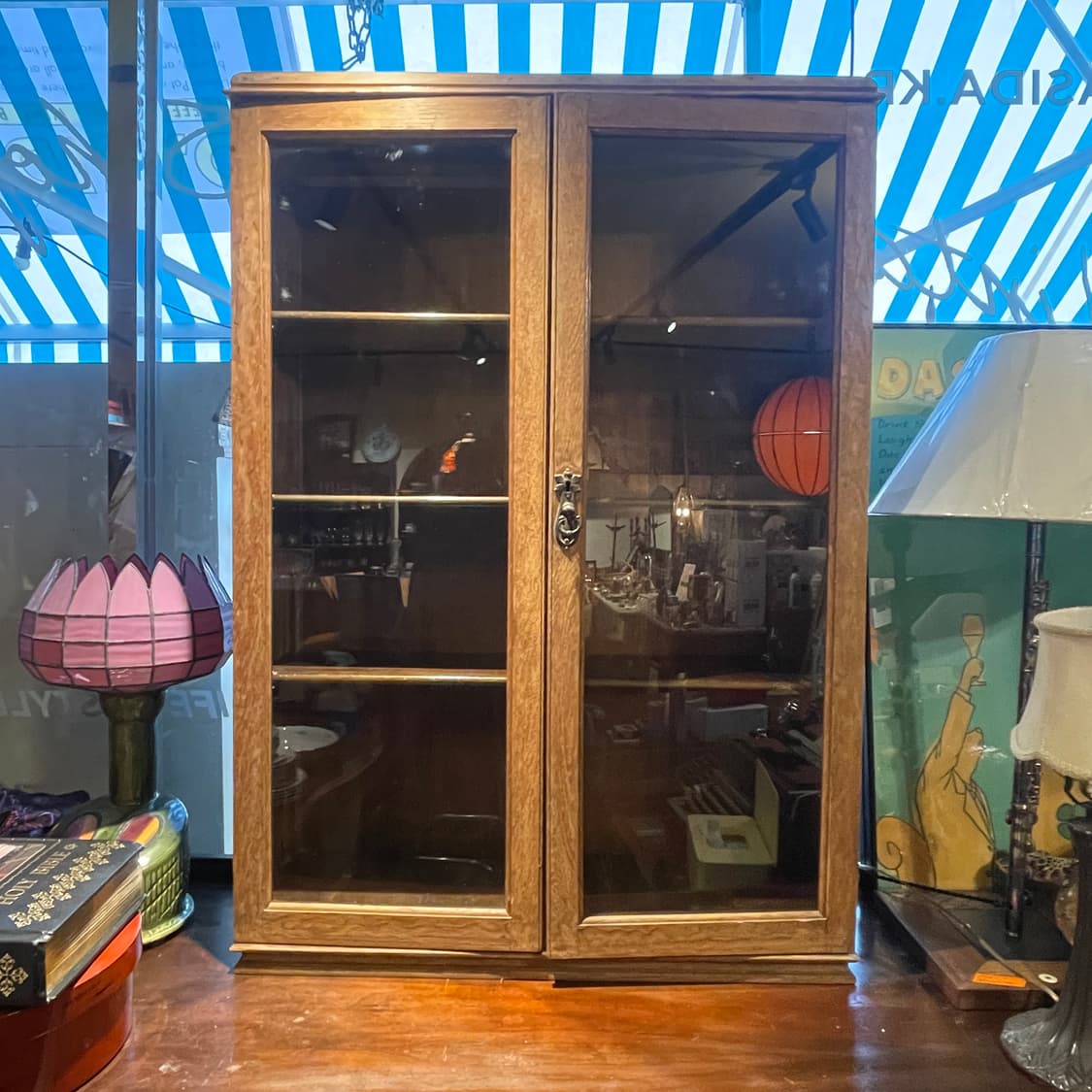 미국 4단 유리 진열장 상품이미지1