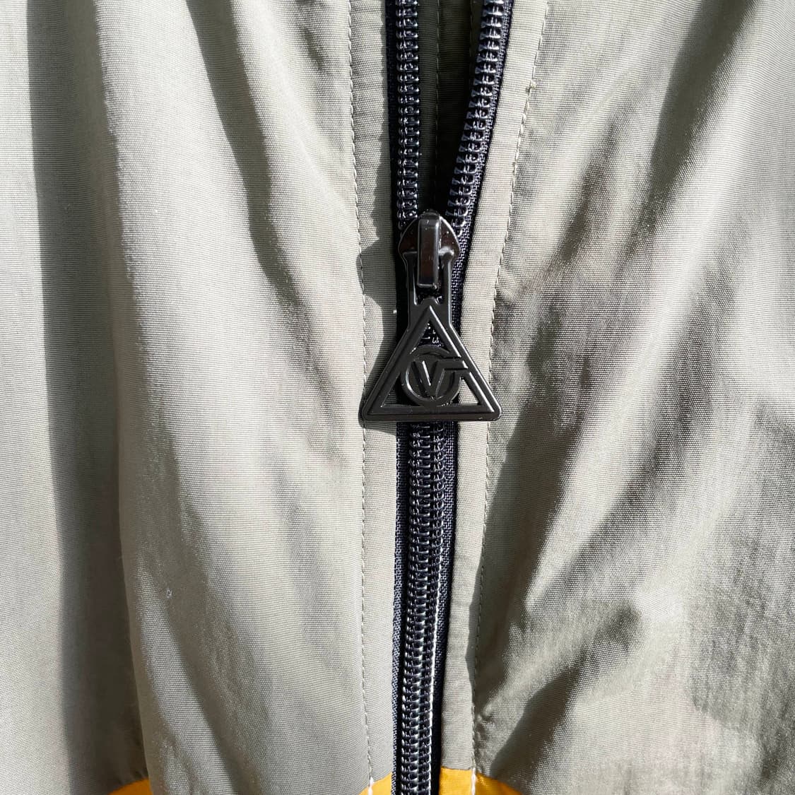 C1 반스 컬러블록 푸퍼 자켓 올리브 95사이즈 상품이미지5