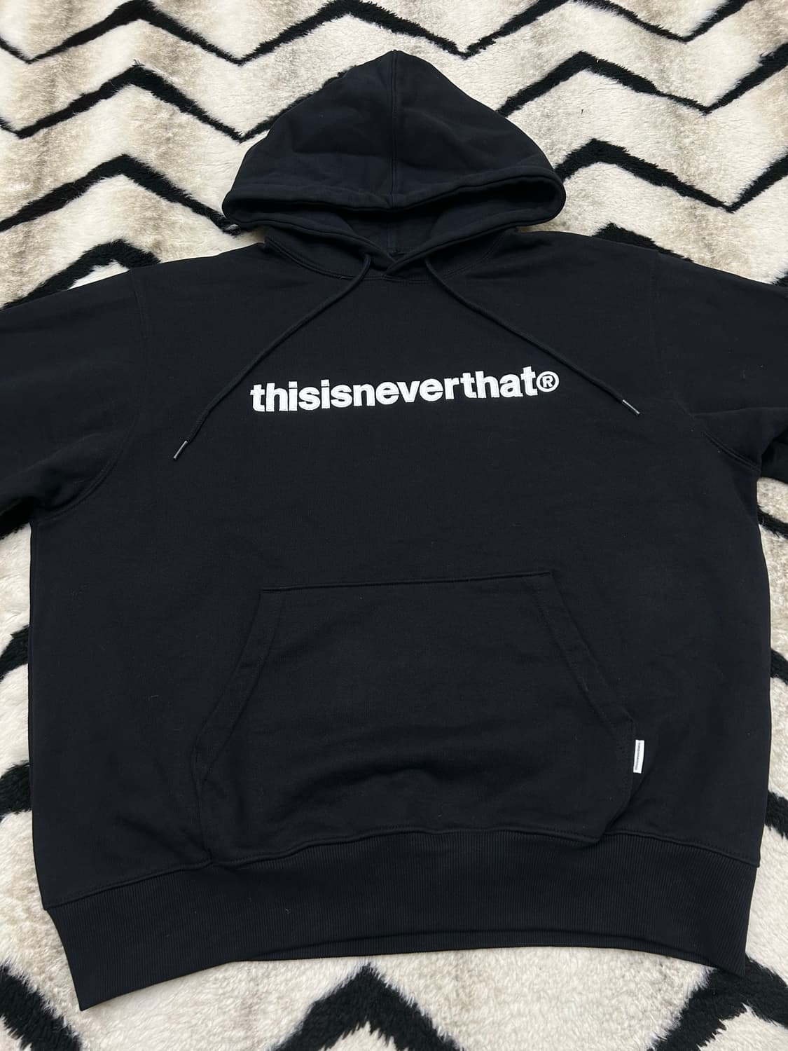 [L]디스이즈네버댓 T-로고 오버핏 후드/기모/블랙 상품이미지3