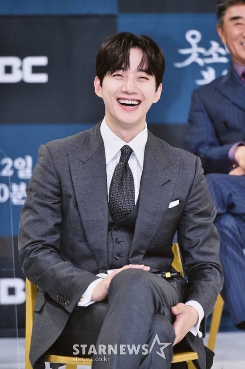 (명작,강추👍)톰포드 윈저 다크그레이 수트 상품이미지8