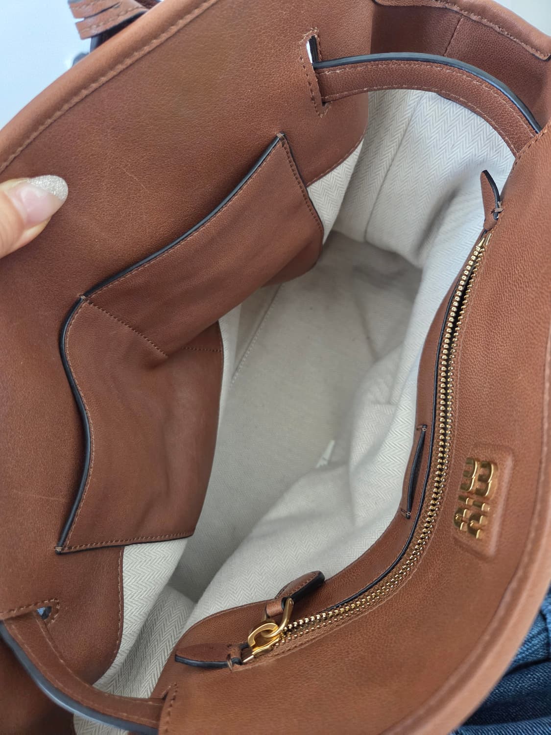 미우미우 브라운 가죽 토트백 상품이미지7