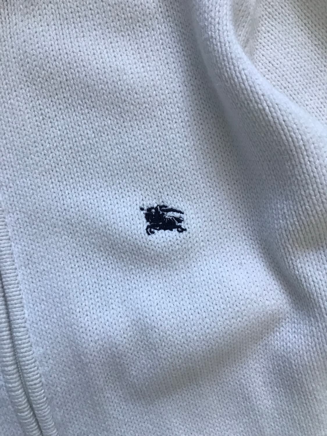 버버리 블랙라벨 자수로고 화이트 니트 풀집업 상품이미지8