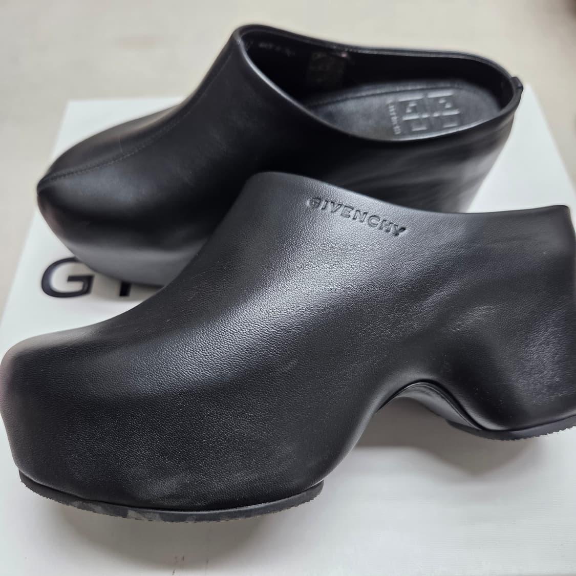 Givenchy 지방시 로우 클로그 상품이미지2