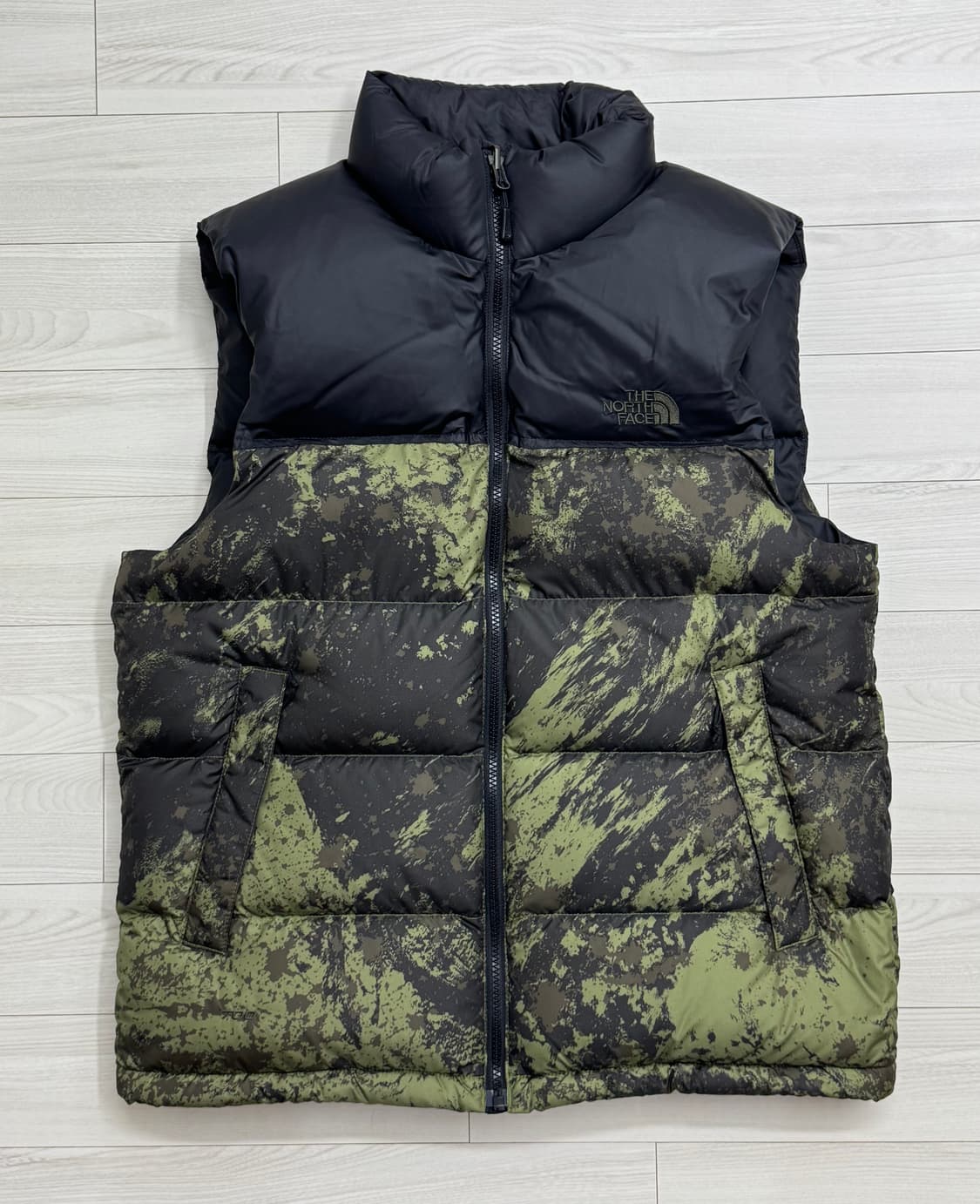 노스페이스 카모 눕시 700 필파워 베스트 M 상품이미지1