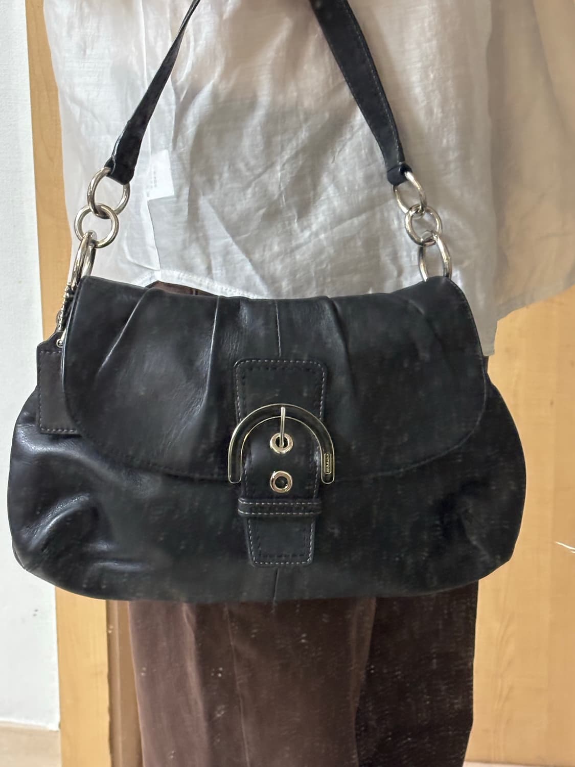 상태굿) 코치 블랙 레더 은장 숄더백 상품이미지2