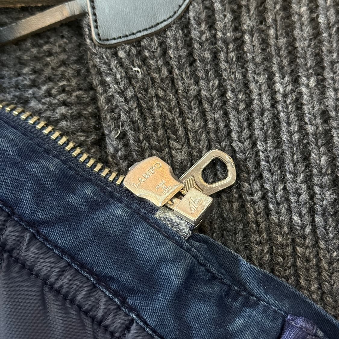 90S 아르마니 진스 이탈리아생산 탈부착 퍼카라 람포지퍼 퀼팅 자켓 상품이미지9