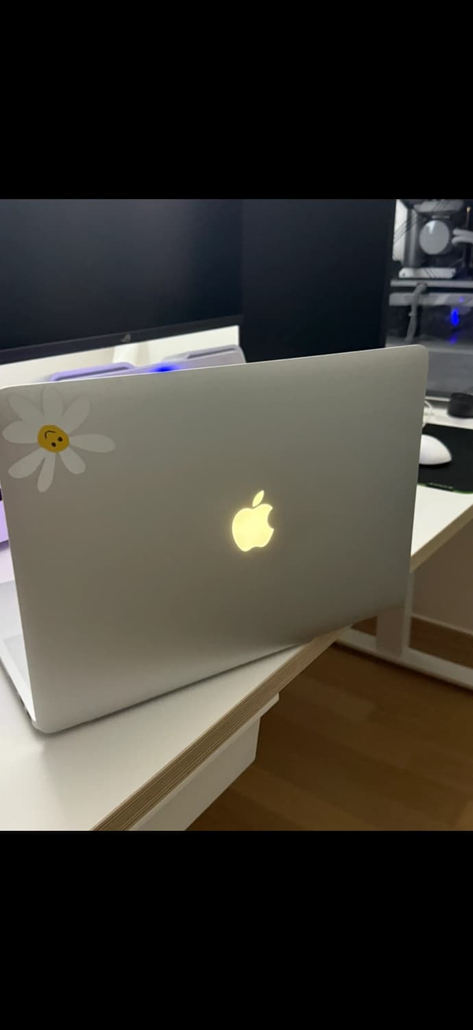 맥북 프로 레티나 15인치 (2015년형) 판매합니다(충전기 포함) 상품이미지1