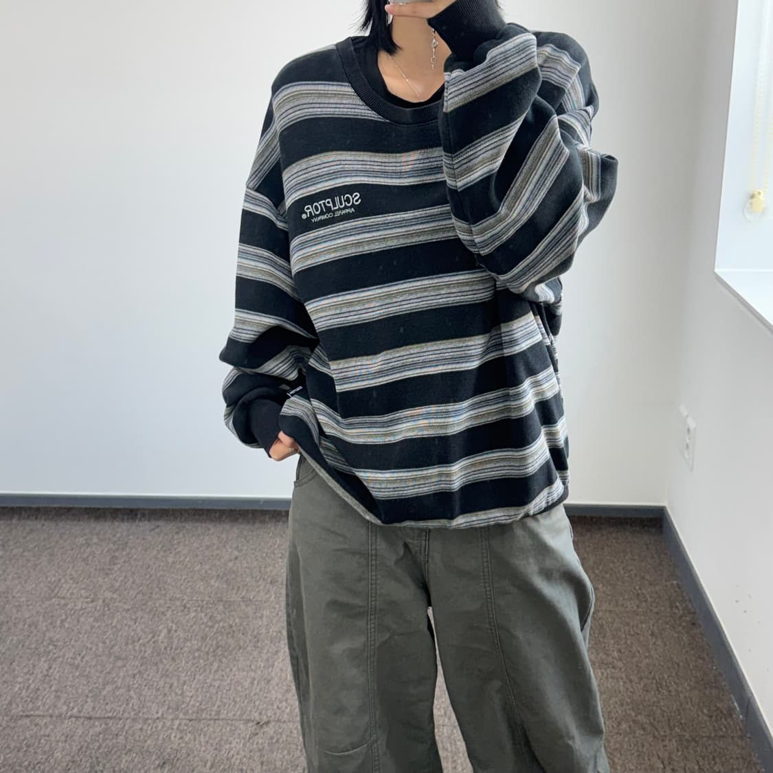 Sculptor 스컬프터 스트라이프 블랙 맨투맨 상품이미지1