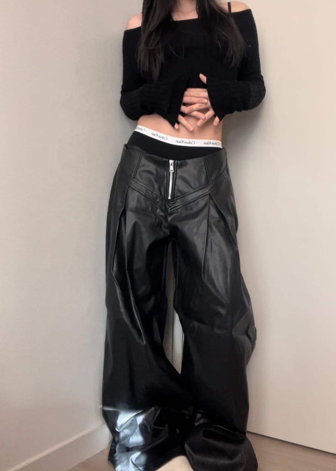 black leather wide-fit pants 상품이미지3