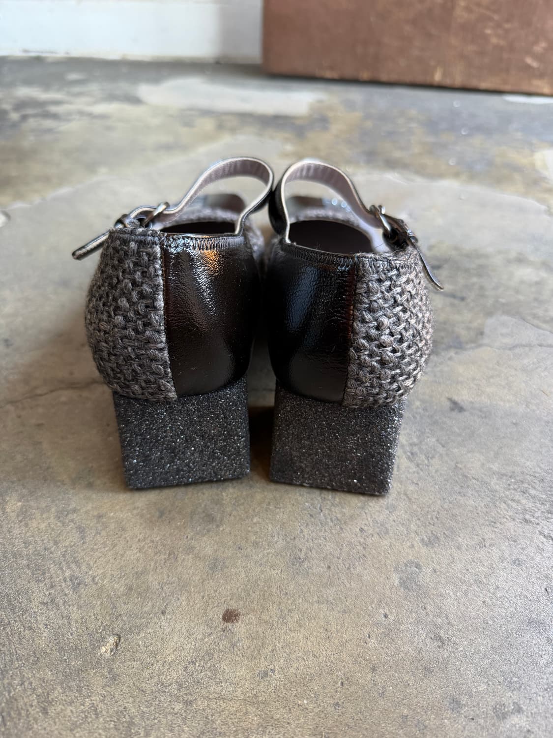 early 00s 미우 미우 그레이 스퀘어토 키튼힐 상품이미지4