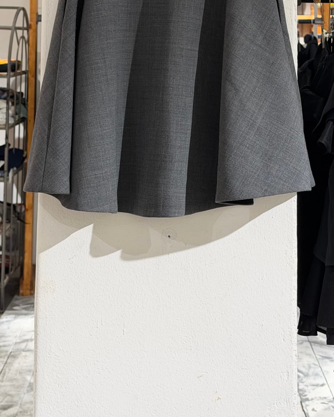 마크제이콥스 그레이 플레어 미니스커트 상품이미지6