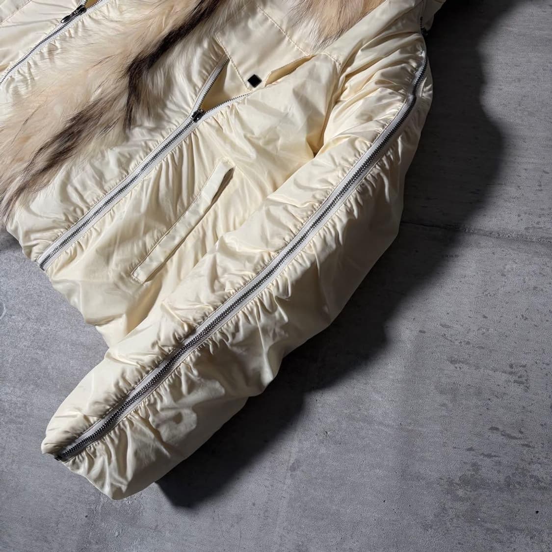 [새상품] SHELVO Y2K 퍼 트리밍 패딩점퍼 상품이미지5