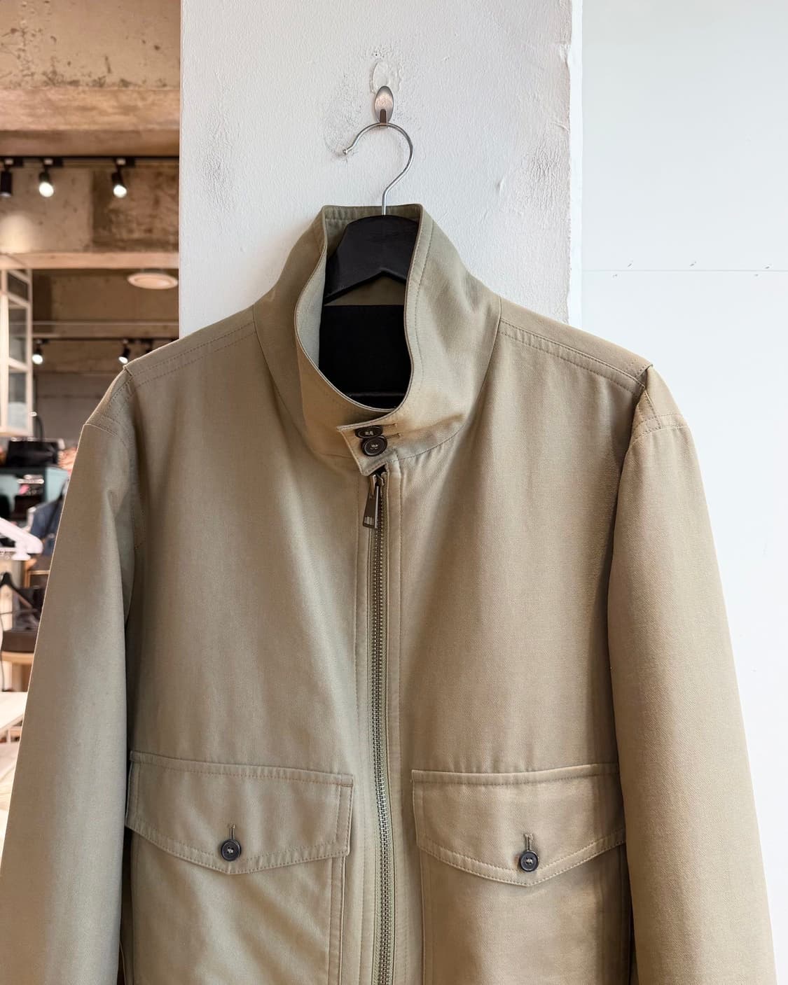 아미 카키 코튼 혼방 바라쿠타 봄버 자켓 상품이미지3