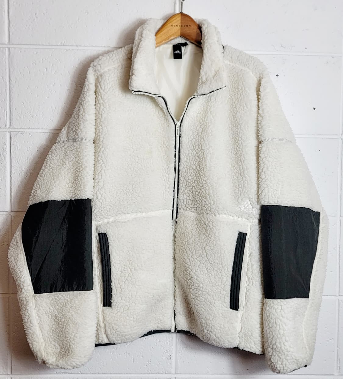 아디다스(남여공용) 양털 후리스자켓 판매 상품이미지2