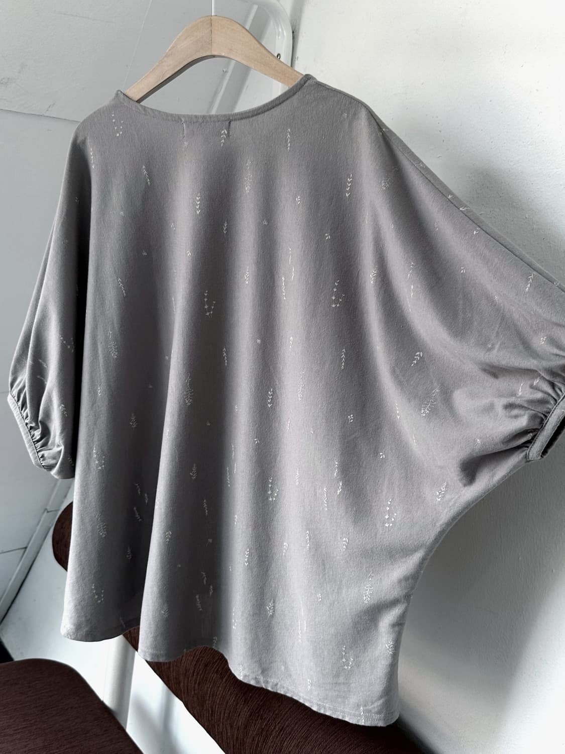 Wide sleeve design pattern pullover top 상품이미지5