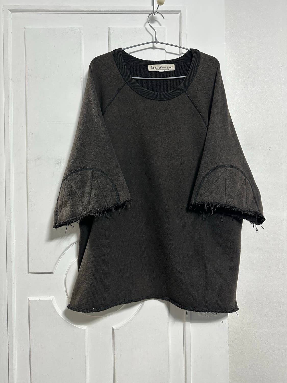 LCBX 로우 컷 스웻셔츠 상품이미지1